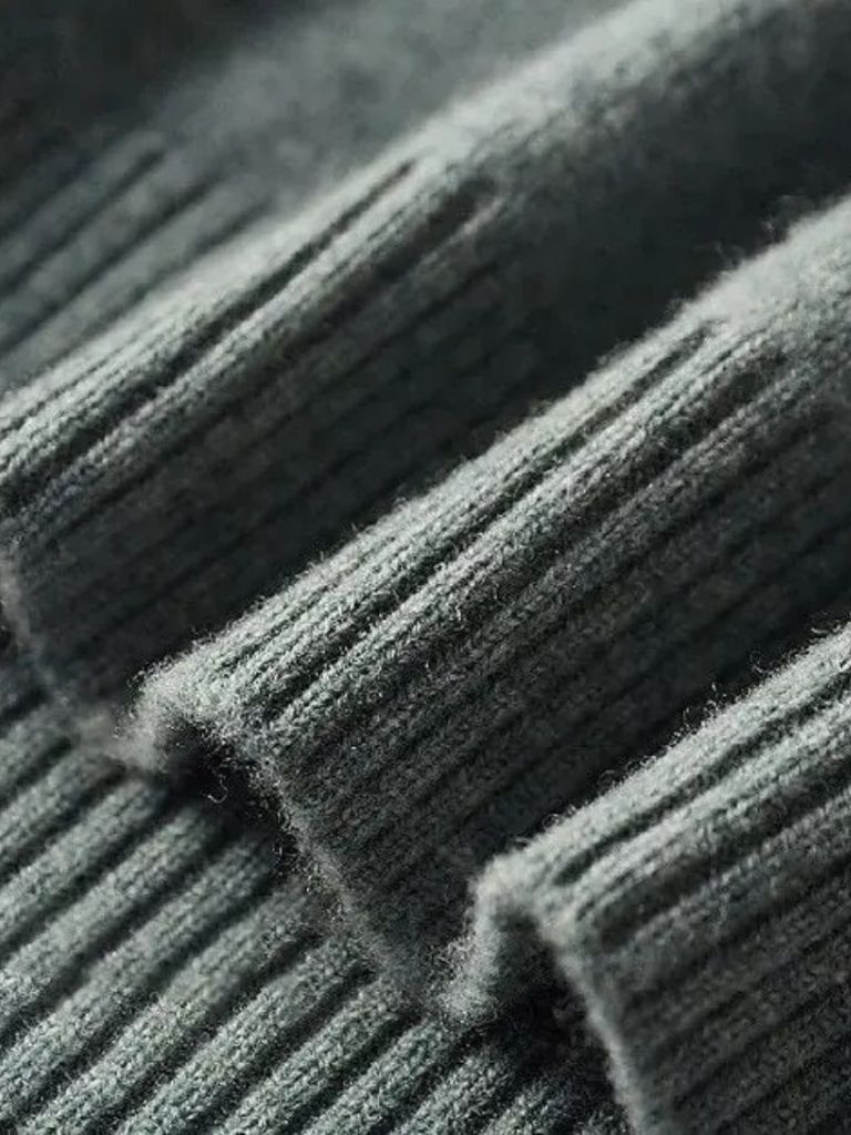 100% Merino Wool Turtleneck Sweater