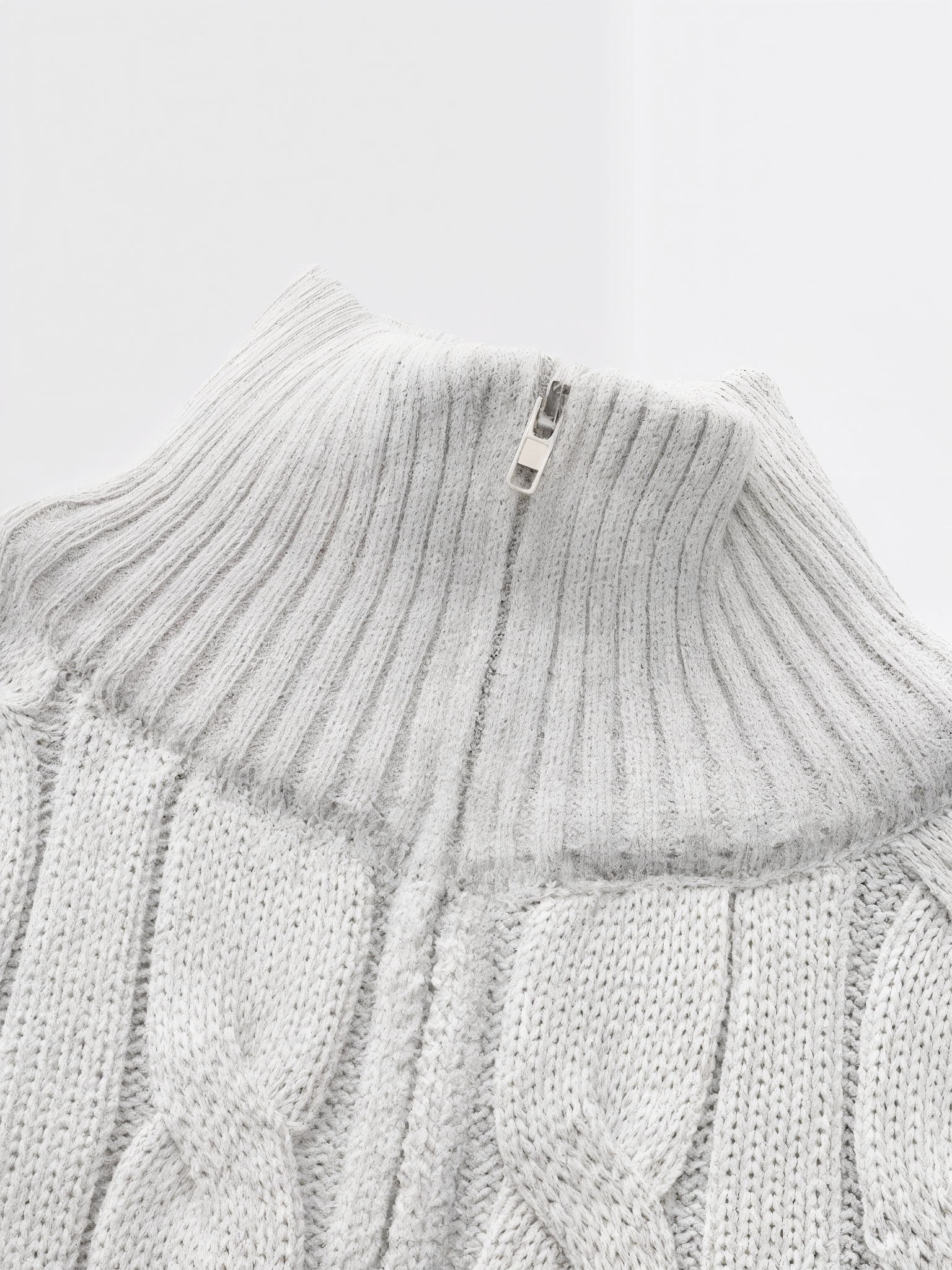 HOMMEOR Alder Zip Sweater