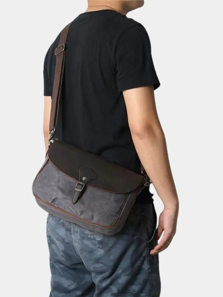 Windsor Messenger Shoulder Bag