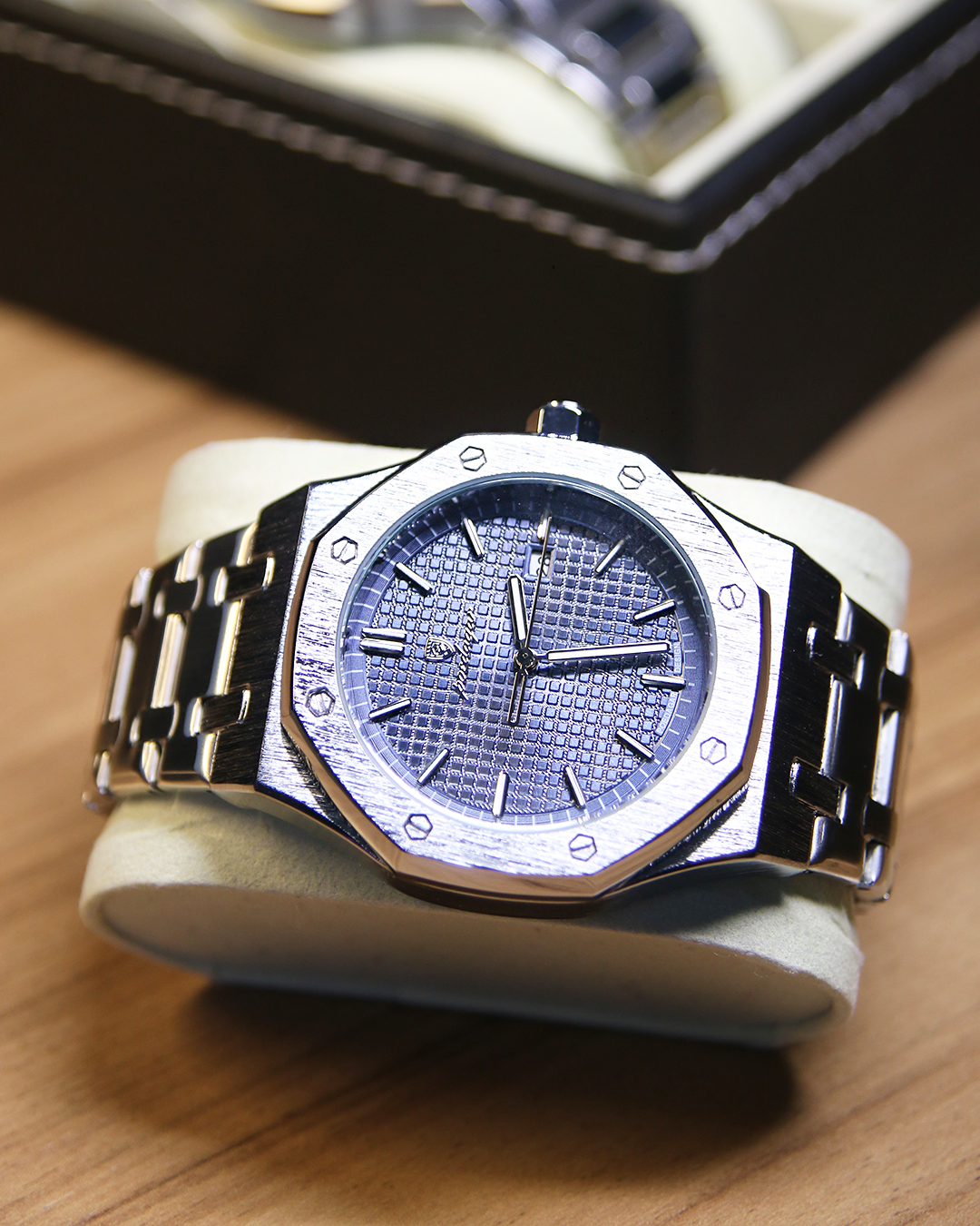 Atlantic Crest Watch